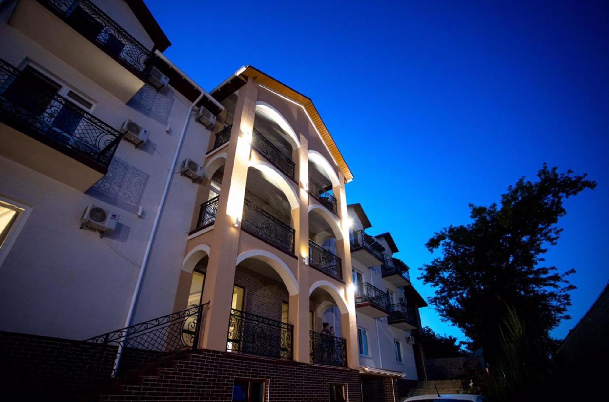 Готель River House Uman Ngoại thất bức ảnh