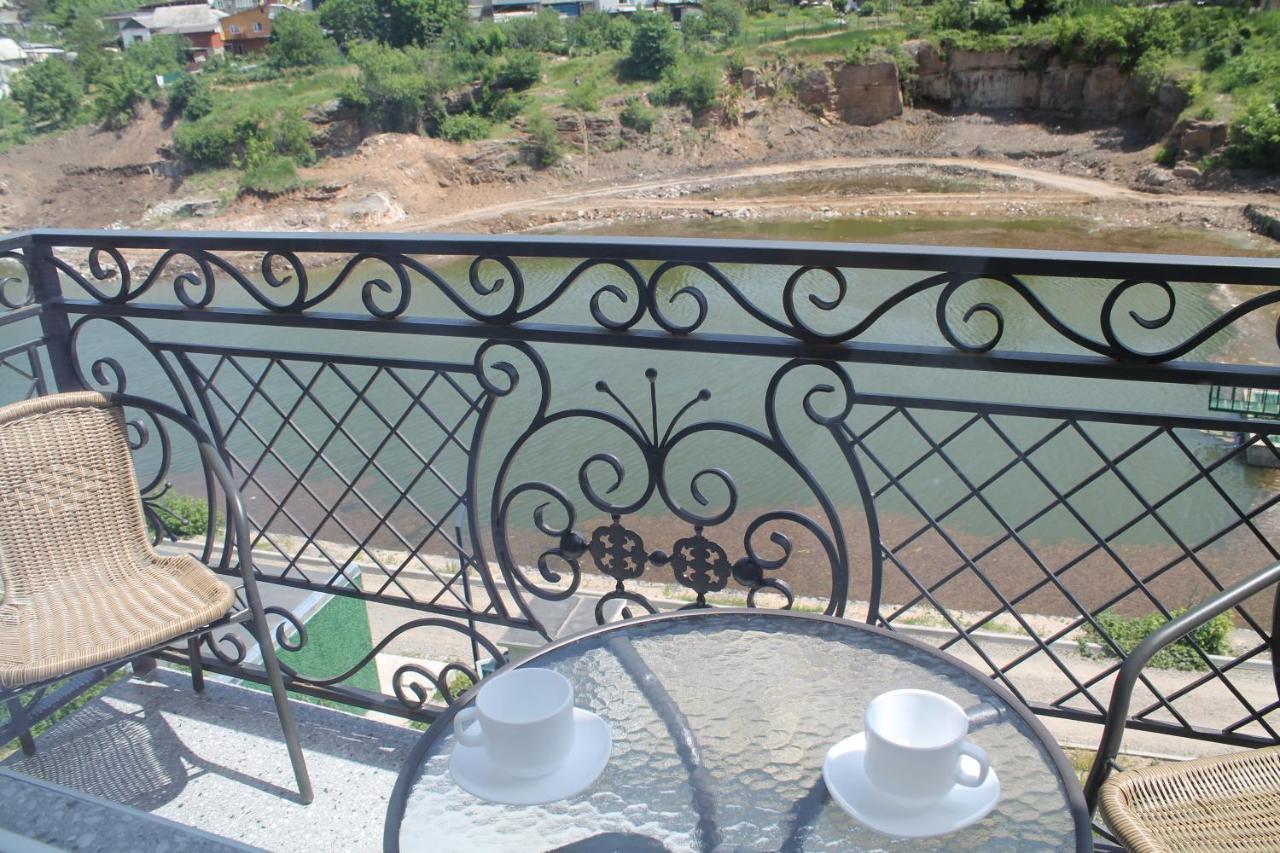 Готель River House Uman Ngoại thất bức ảnh